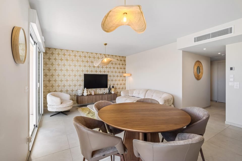 TV and multimedia, Living room, Dining area