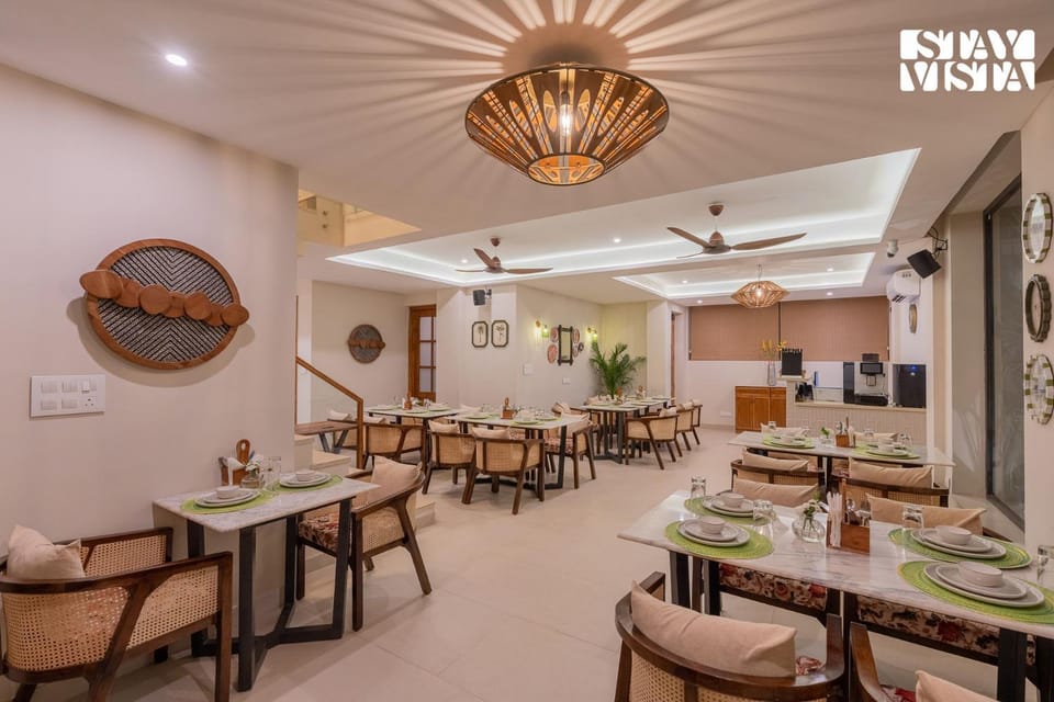 Restaurant/places to eat, Dining area