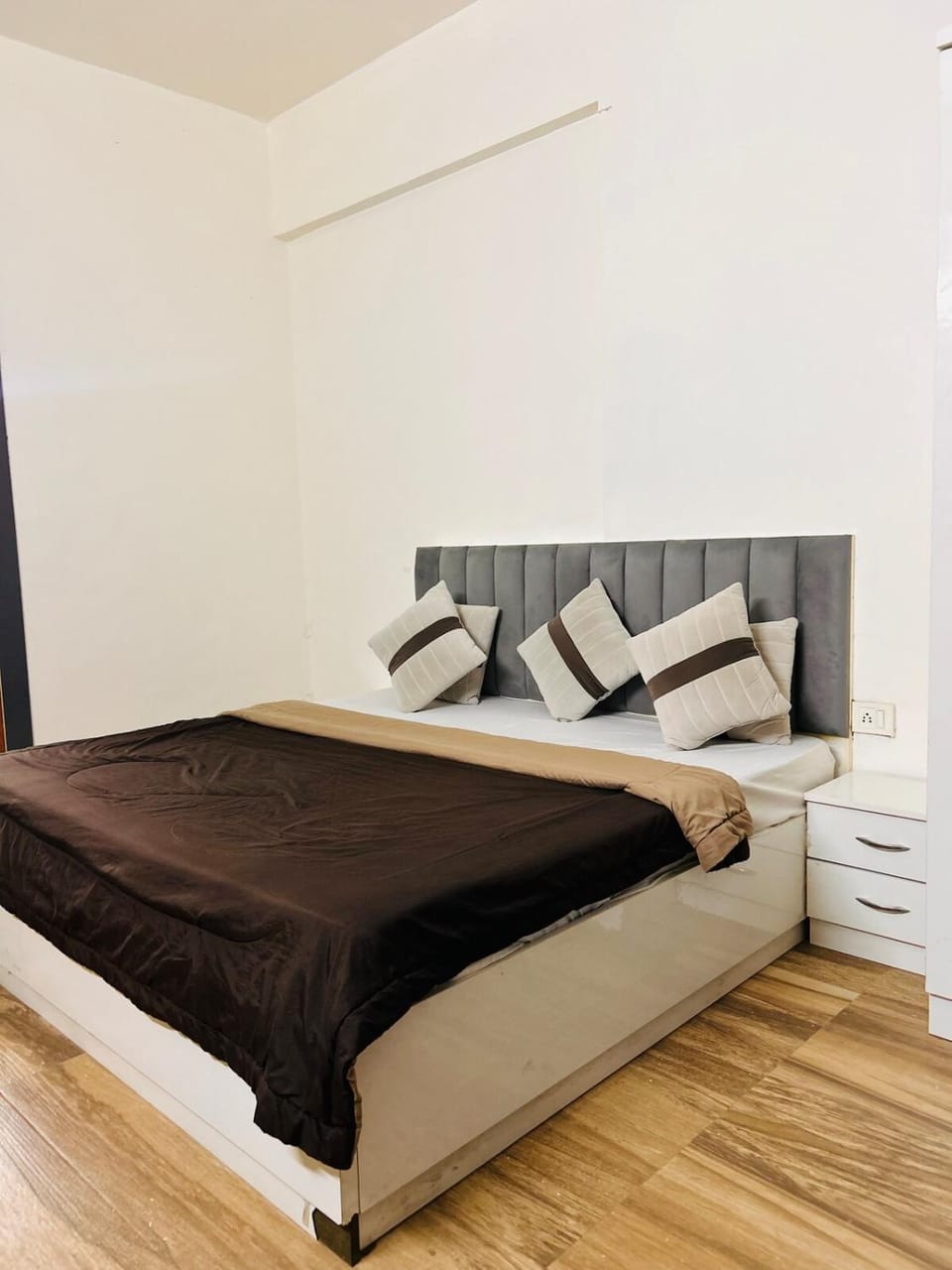 Evora - GHAR Apartment in Uttar Pradesh