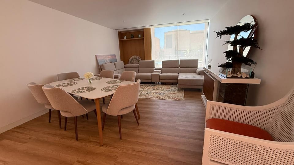 Living room, Seating area, Dining area