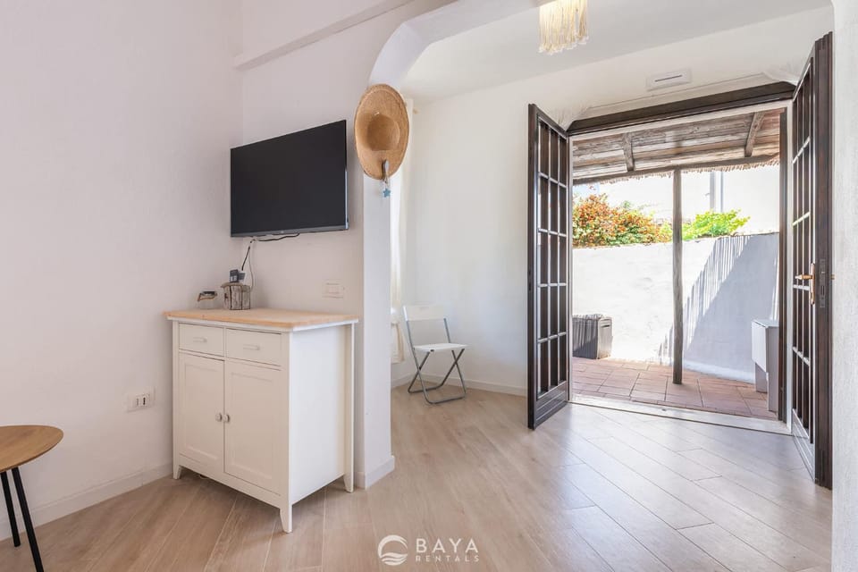 Casa Granchio - Patio, Garden & Sea Vibes Apartment in Quartu Sant'Elena