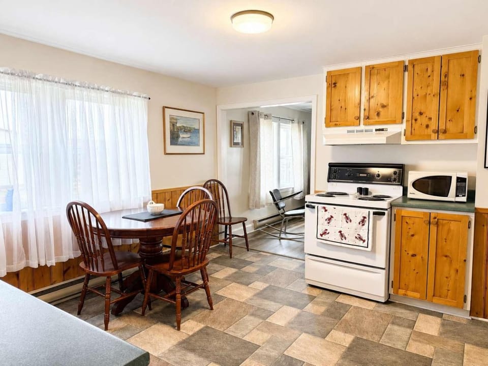 Gus & Nellie's Place House in Twillingate