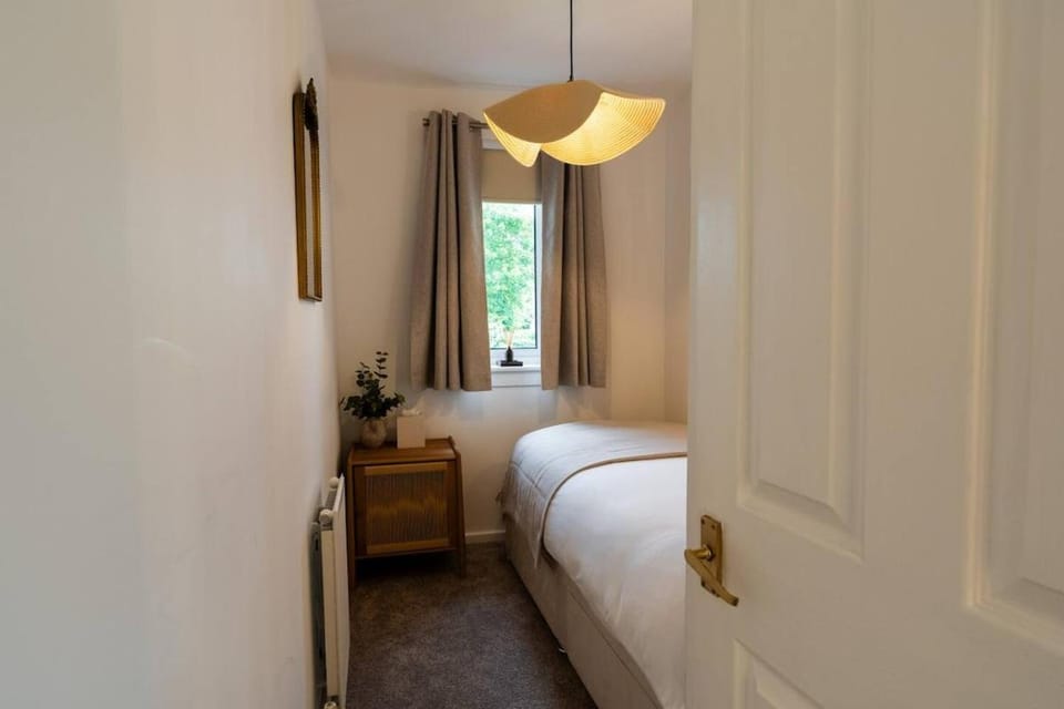 Kelvin House, 3BR, Free Parking & Private Garden Apartment in Glasgow