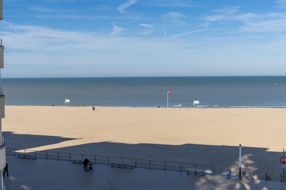 LECOMTE - The Shoreline Osborn 151 Apartment in Ostend