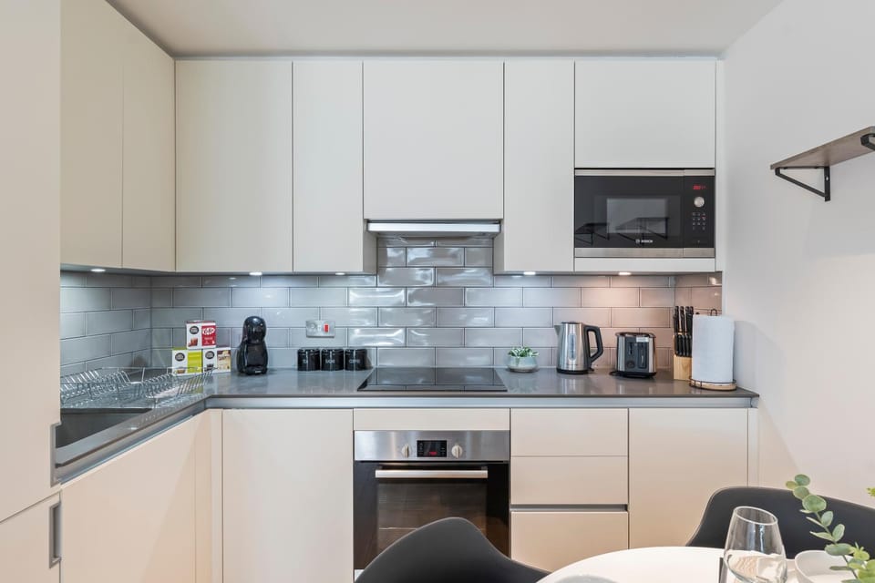 Stylish City Stay - Near O2 - Sleeps 6 Apartment in London
