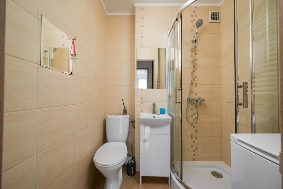 Shower, Toilet, Bathroom