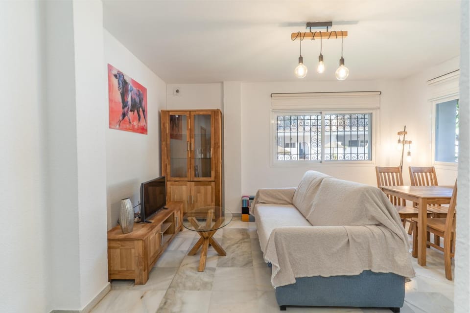 Sunny Calahonda Park Apartment in Sitio de Calahonda