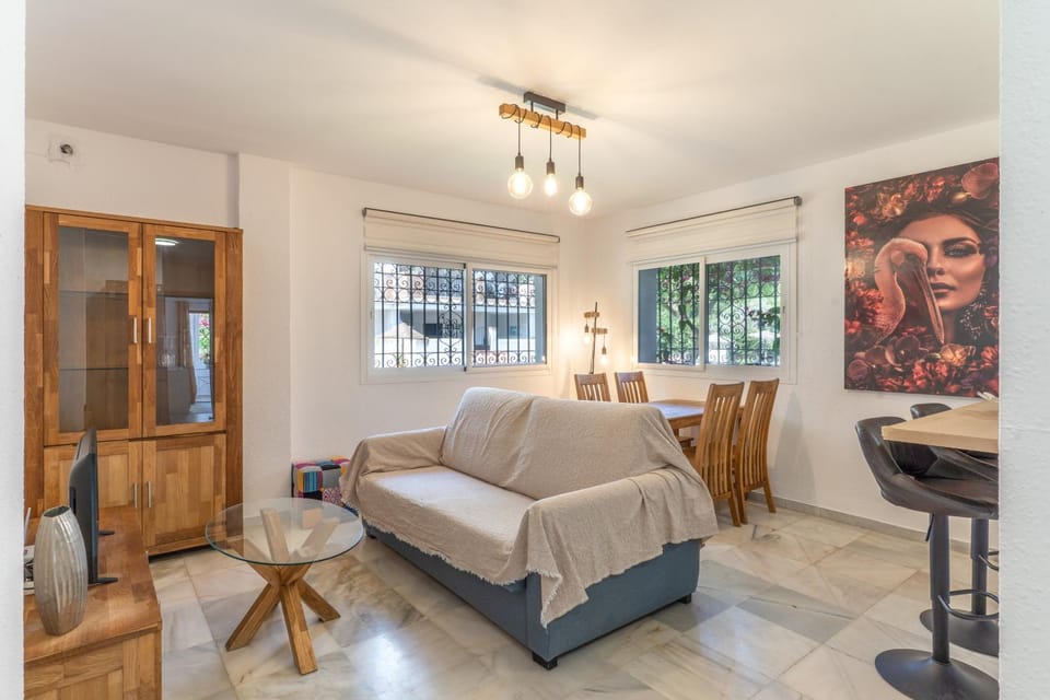 Sunny Calahonda Park Apartment in Sitio de Calahonda