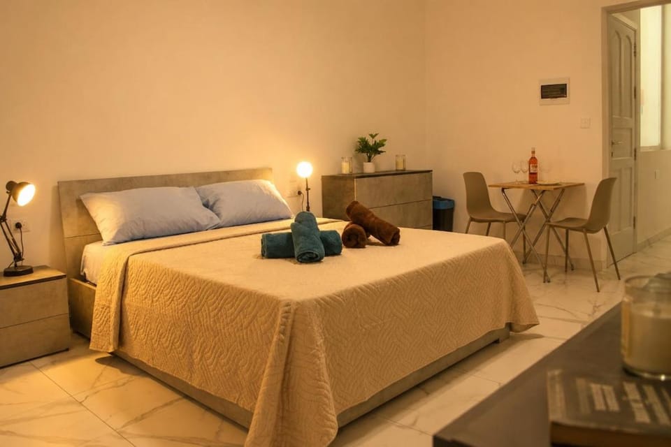 Seafront Escape Beach Paceville Nearby 3 Apartment in Malta