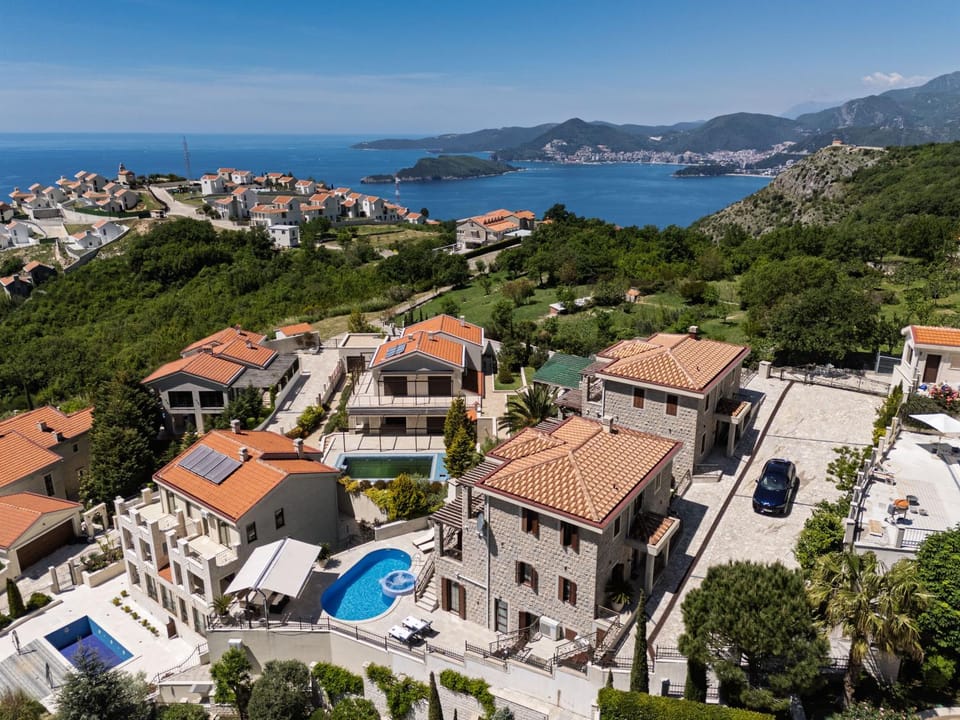 Villa Lonaco Villa in Budva Municipality