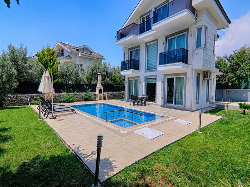 Property building, Day, Natural landscape, Garden, Garden view, Pool view, Swimming pool, sunbed