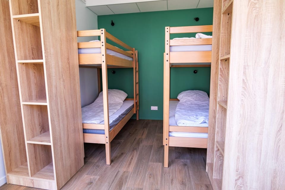 Bedroom, bunk bed