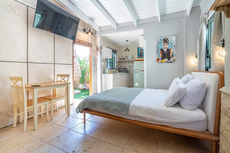 בצל הדקל Apartment in North District