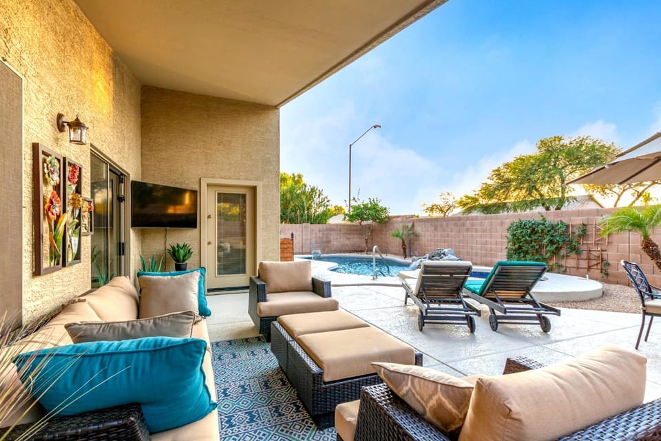 Ormondo Way House in Litchfield Park