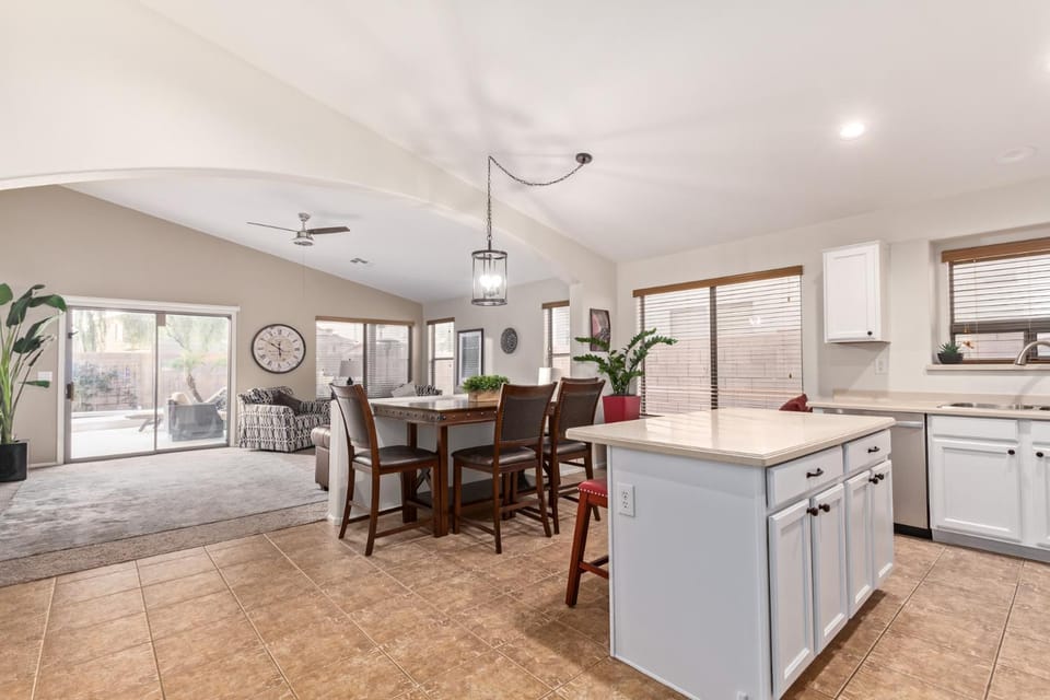 Ormondo Way House in Litchfield Park
