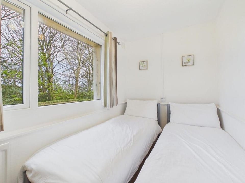 Lodge 10 - 2 Bed with parking Apartment in North Devon District
