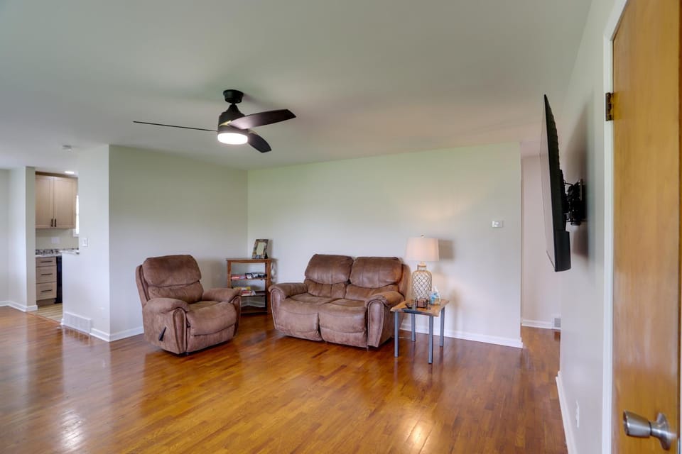 1 Mi to Dtwn & Beach! Port Clinton Family Escape House in Port Clinton