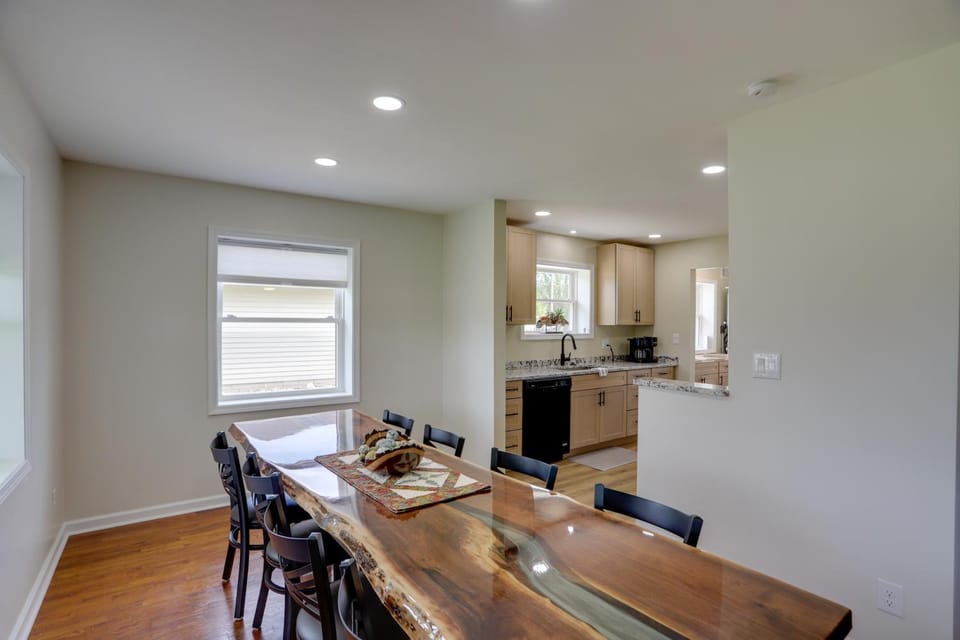 1 Mi to Dtwn & Beach! Port Clinton Family Escape House in Port Clinton