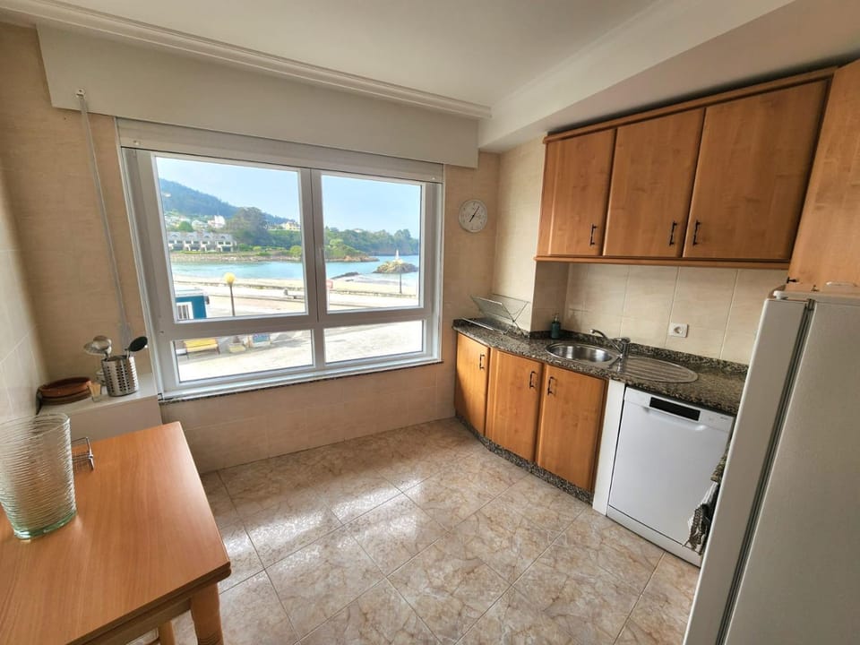 Playa, paseo marítimo en Viveiro Apartment in A Mariña Occidental