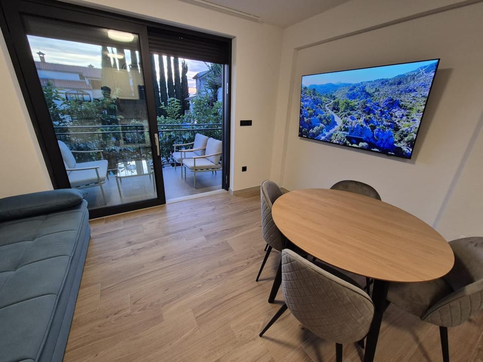 TV and multimedia, Living room, Dining area, pet friendly