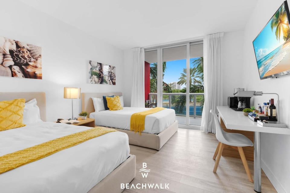 Modern Studio in Hallandale Resort Amenities Inn in Hallandale Beach