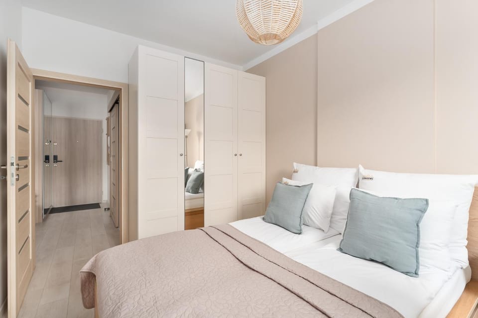Bed, Photo of the whole room, Bedroom, wardrobe