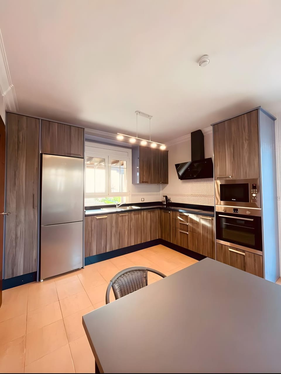 Kitchen or kitchenette, Living room
