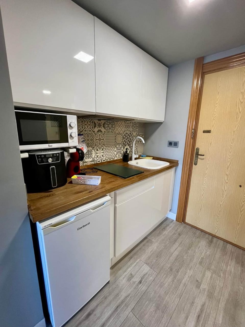 Kitchen or kitchenette, stove