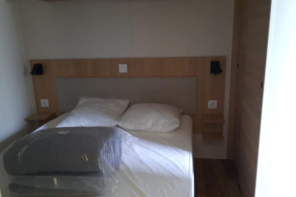 Mobilhome 8 pers - 3 Ch Camping Mar Estang House in Canet-en-Roussillon