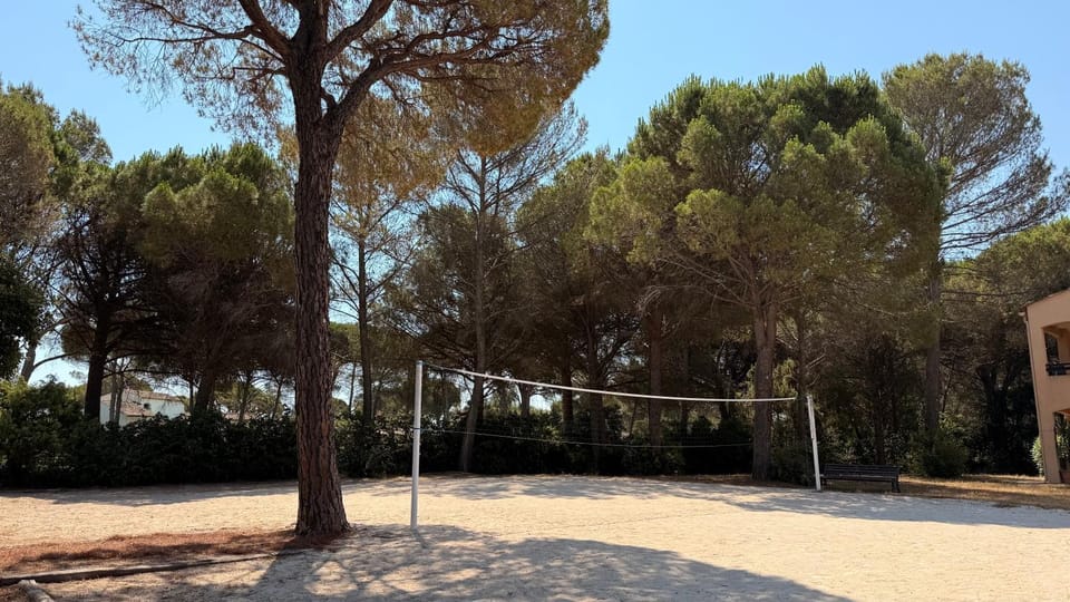 F1 climatisé avec piscine Apartment in Saint-Raphael