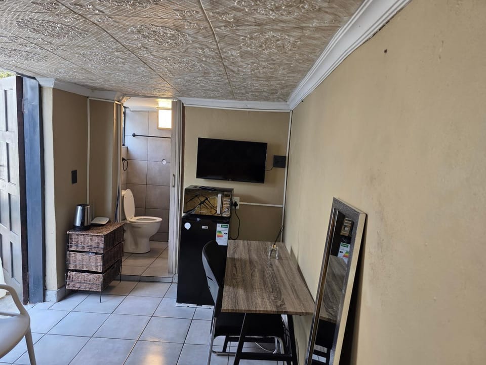 Unit 8 on Bayne Apartment in Johannesburg