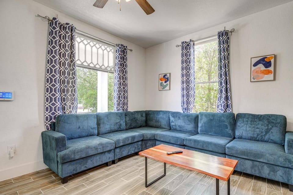 Easy Dtwn Access! Modern San Antonio Retreat House in San Antonio