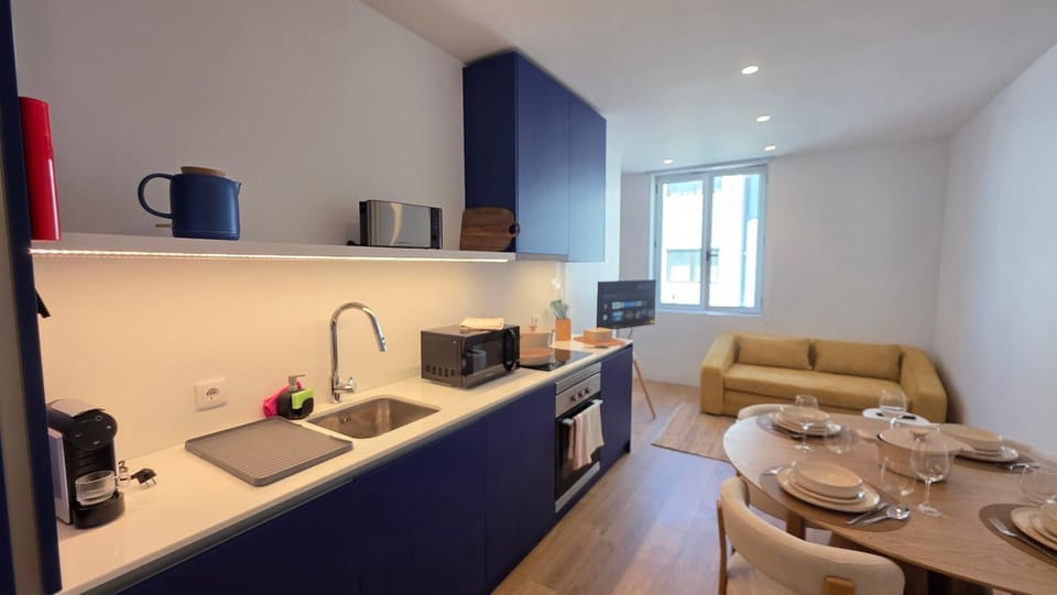 Coffee/tea facilities, Kitchen or kitchenette, Living room, Seating area, Dining area, toaster