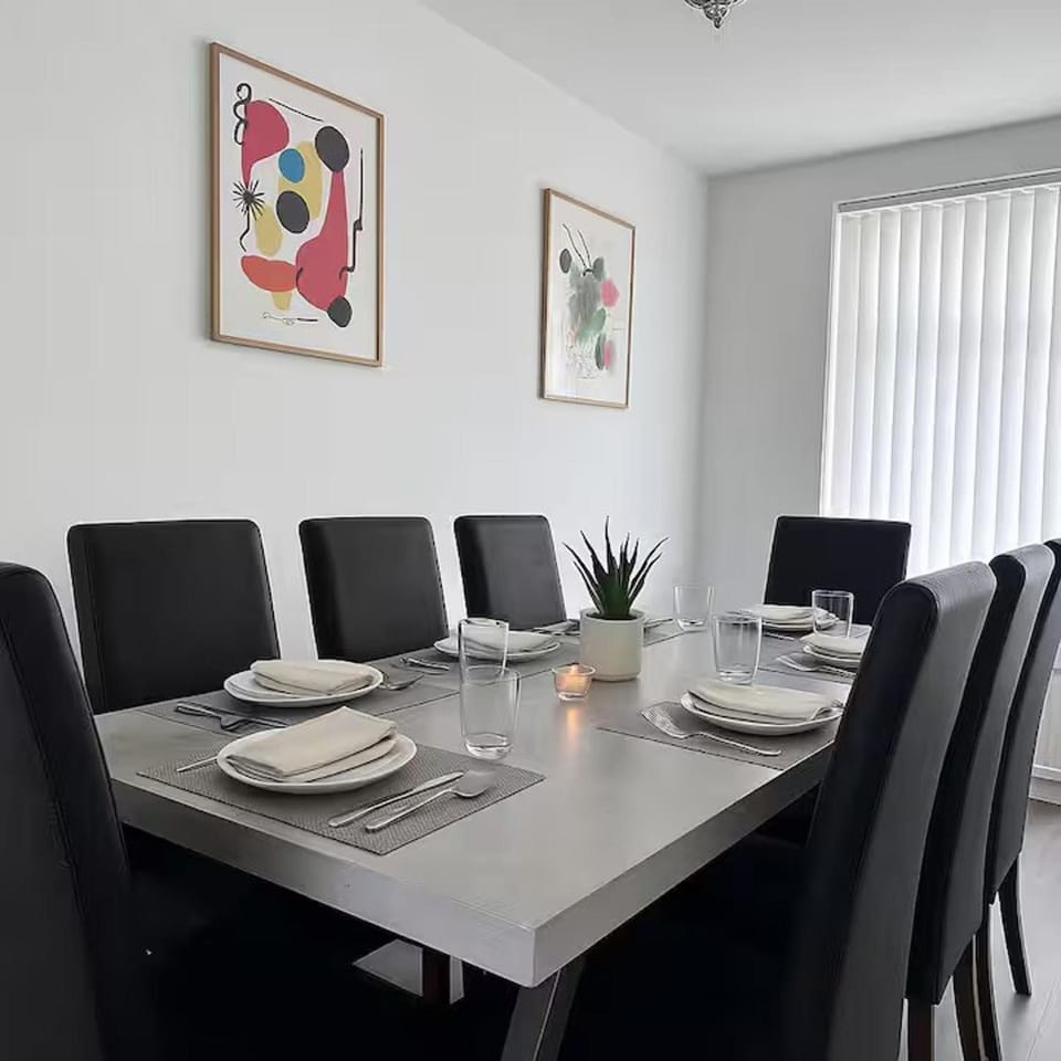 Seating area, Dining area