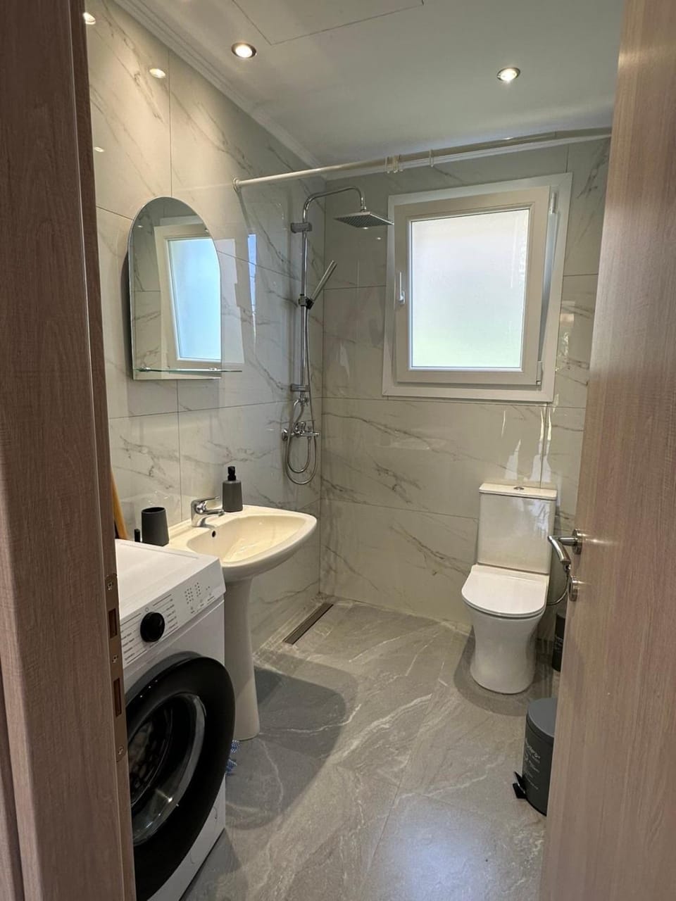 Shower, Toilet, Bathroom, washing machine