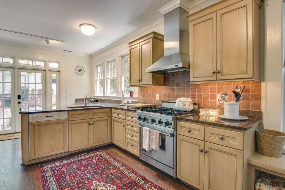 Walk to Dtwn! Historic & Elegant Gem in Charlotte House in Charlotte