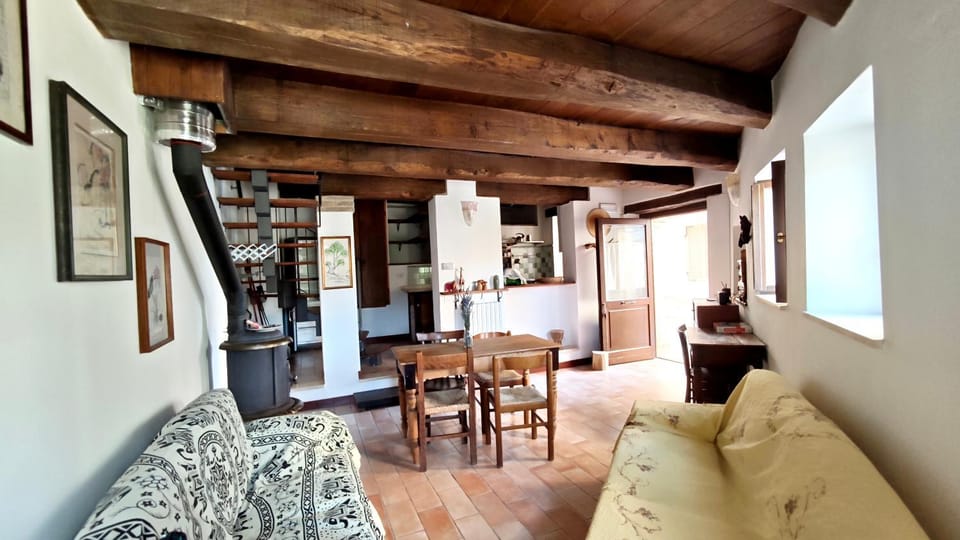 Vintage cozy apartment with 2 rooms Apartment in Marche