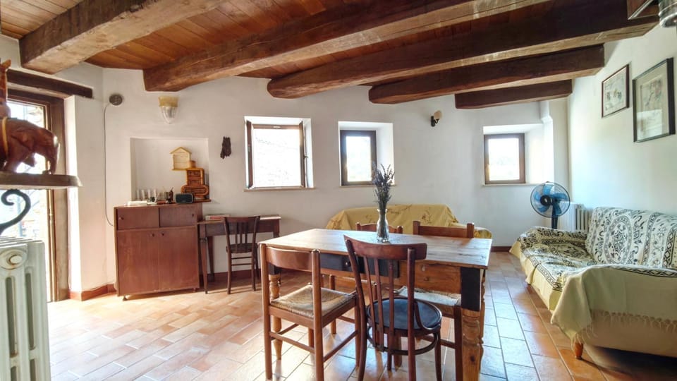 Vintage cozy apartment with 2 rooms Apartment in Marche