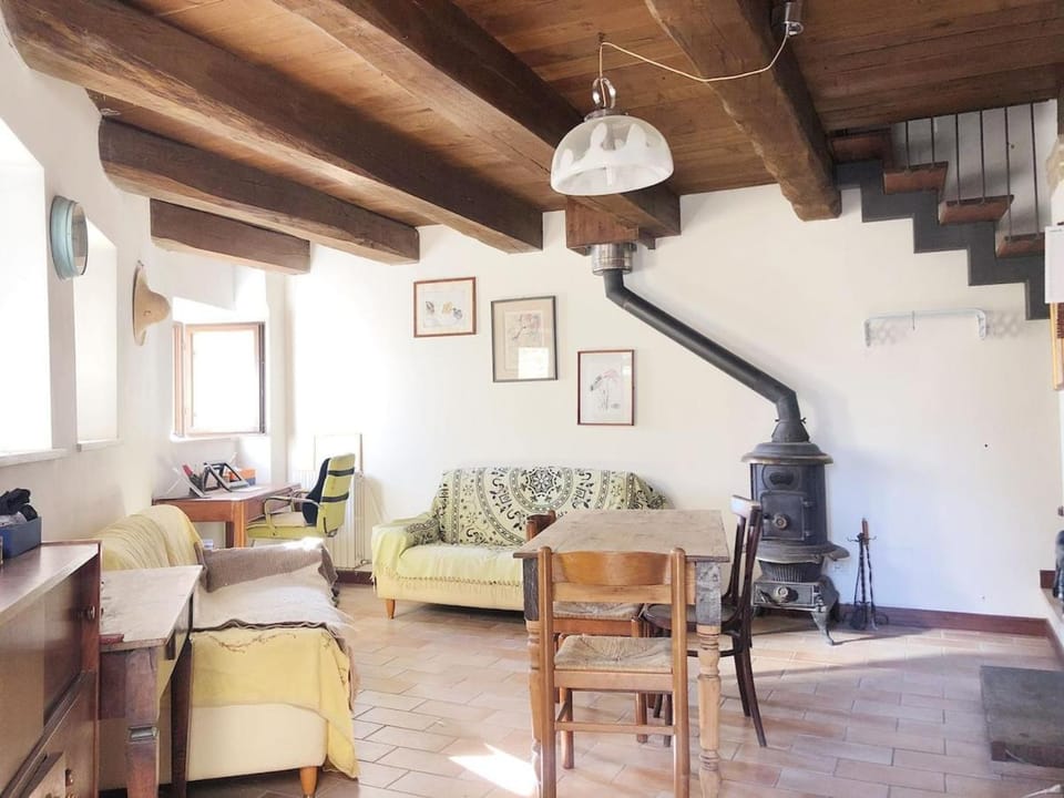 Vintage cozy apartment with 2 rooms Apartment in Marche