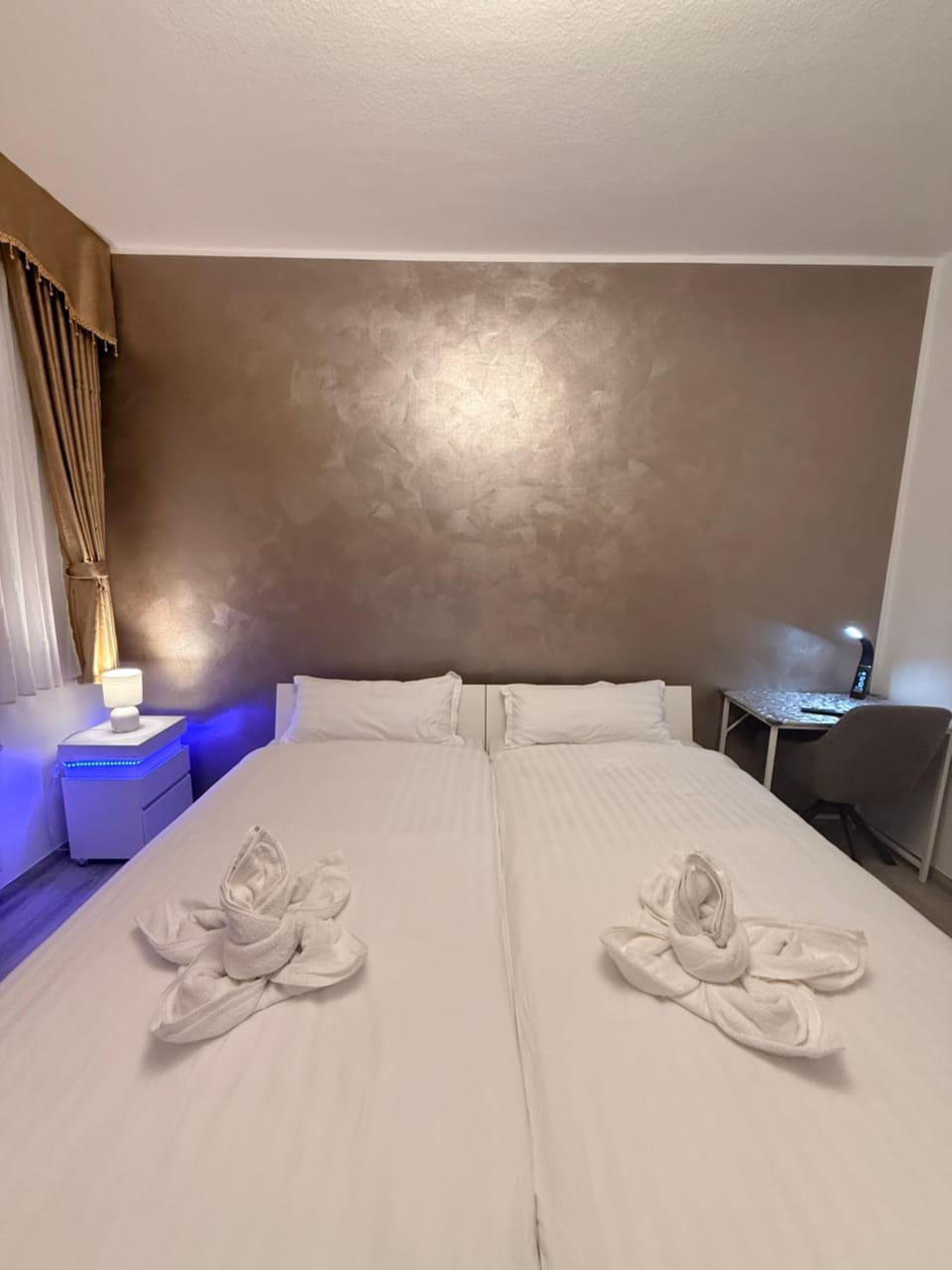 Käthe -Kollwitz -Straße 54, F4 Apartment in Thuringia, Germany