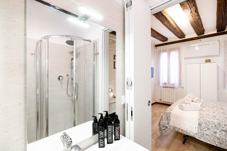 Shower, Bathroom, Bedroom, air conditioner