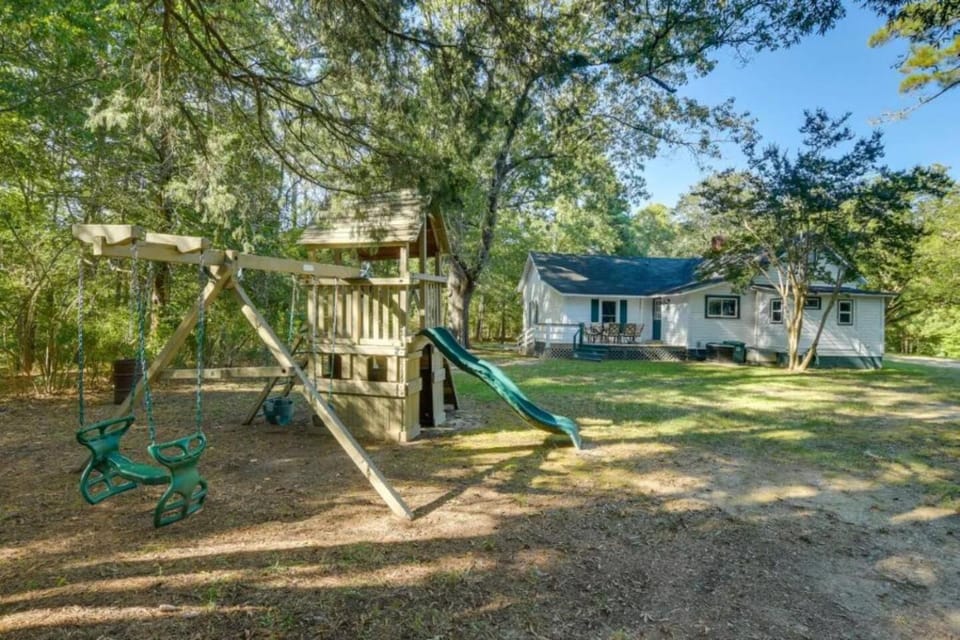 Historic Stagecoach Road Cottage Private Acres House in North Carolina