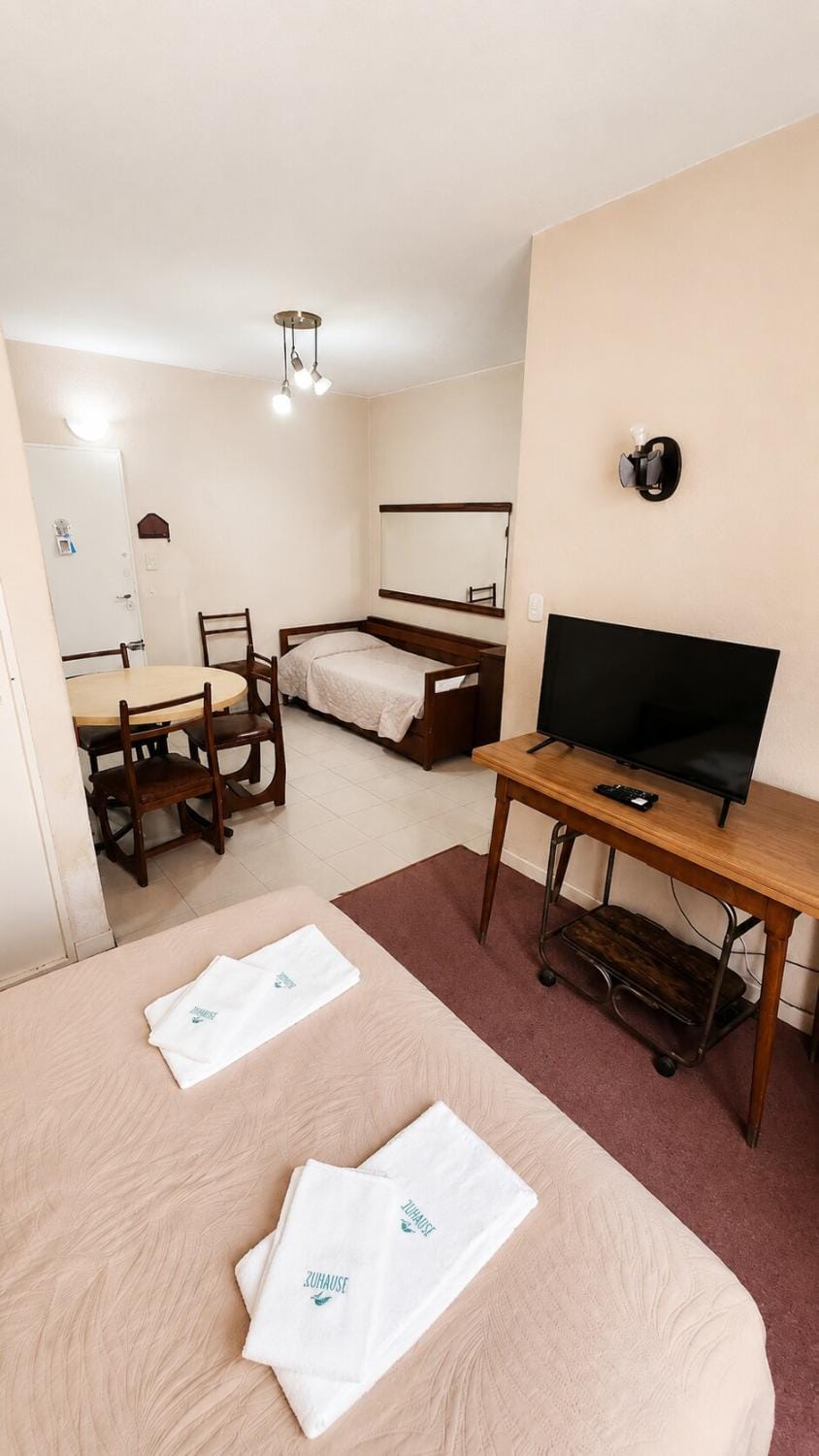 Alojamiento céntrico con Wi-Fi Apartment in Mar del Plata