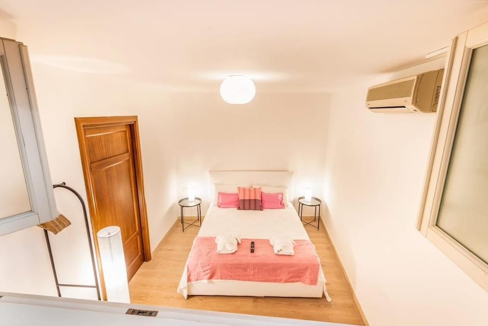 7Guest Duomo5Min walk-PRIVATE CINEMA PopCorn-Castle 6MIN- Air Cond Apartment in Milan