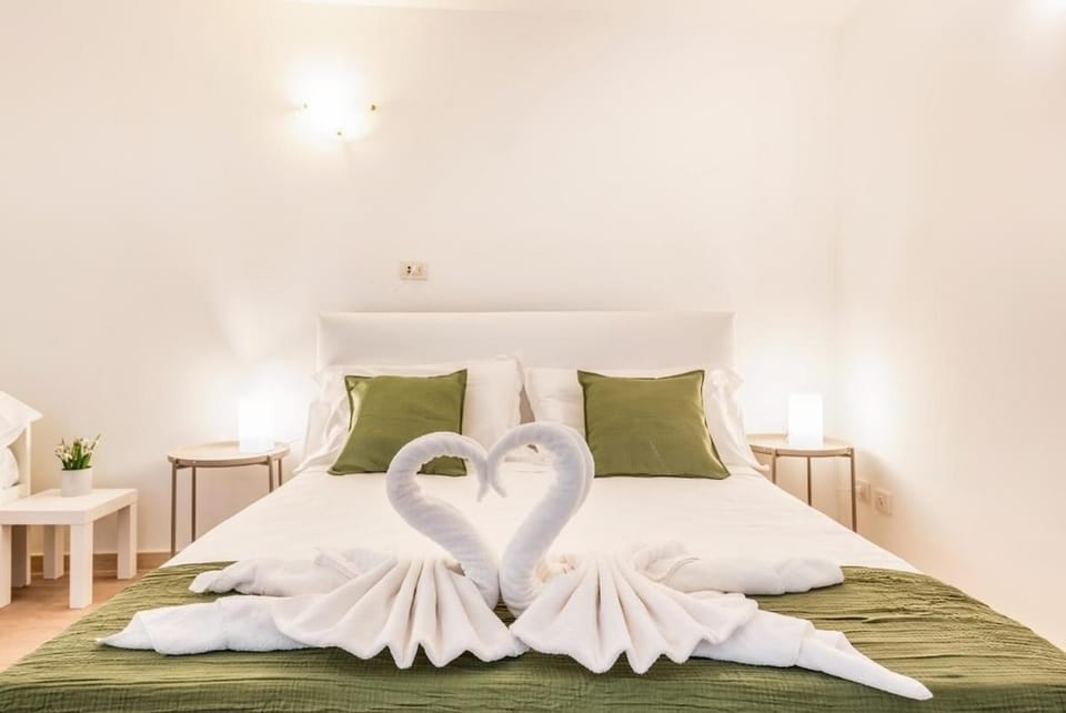 7Guest Duomo5Min walk-PRIVATE CINEMA PopCorn-Castle 6MIN- Air Cond Apartment in Milan