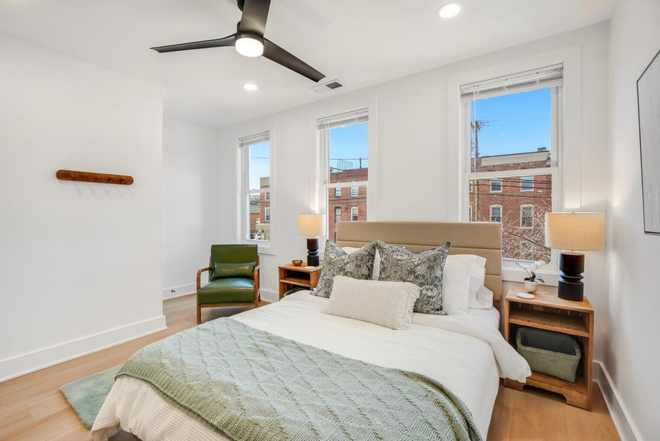 Inner Harbor Home w Private Parking Sleeps 8 House in Baltimore