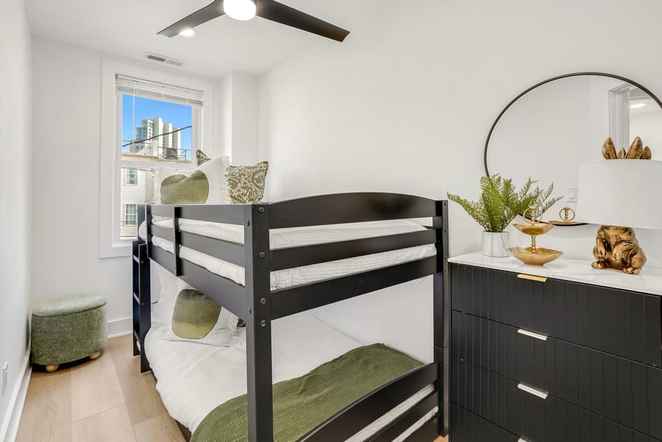 Inner Harbor Home w Private Parking Sleeps 8 House in Baltimore