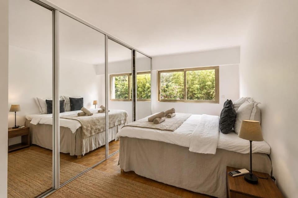 Beachfront Antibes Sea View 2 Bedrooms Apartment in Antibes