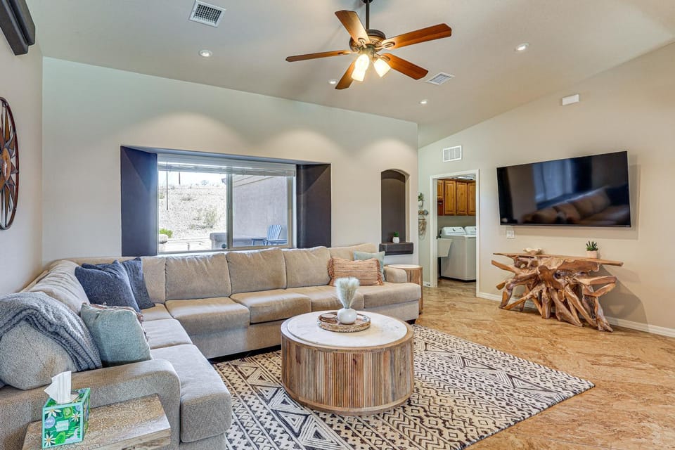 Hot Tub & 4 Mi to Boat Ramp! Lake Havasu Escape House in Lake Havasu City