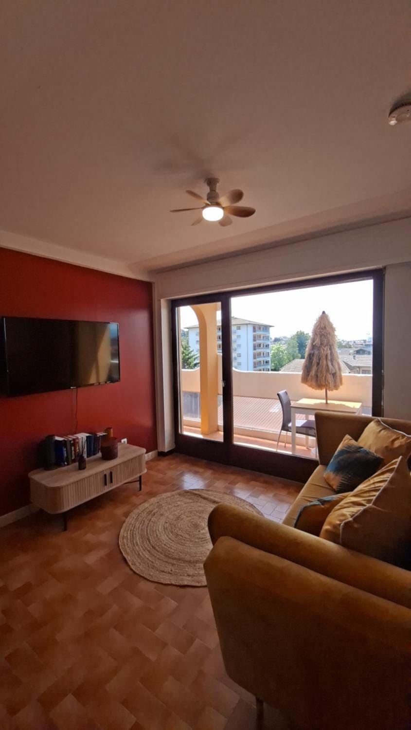 T2 GRAND BALCON THONON PROCHE GARE sncf & CENTRE VILLE Apartment in Thonon-les-Bains